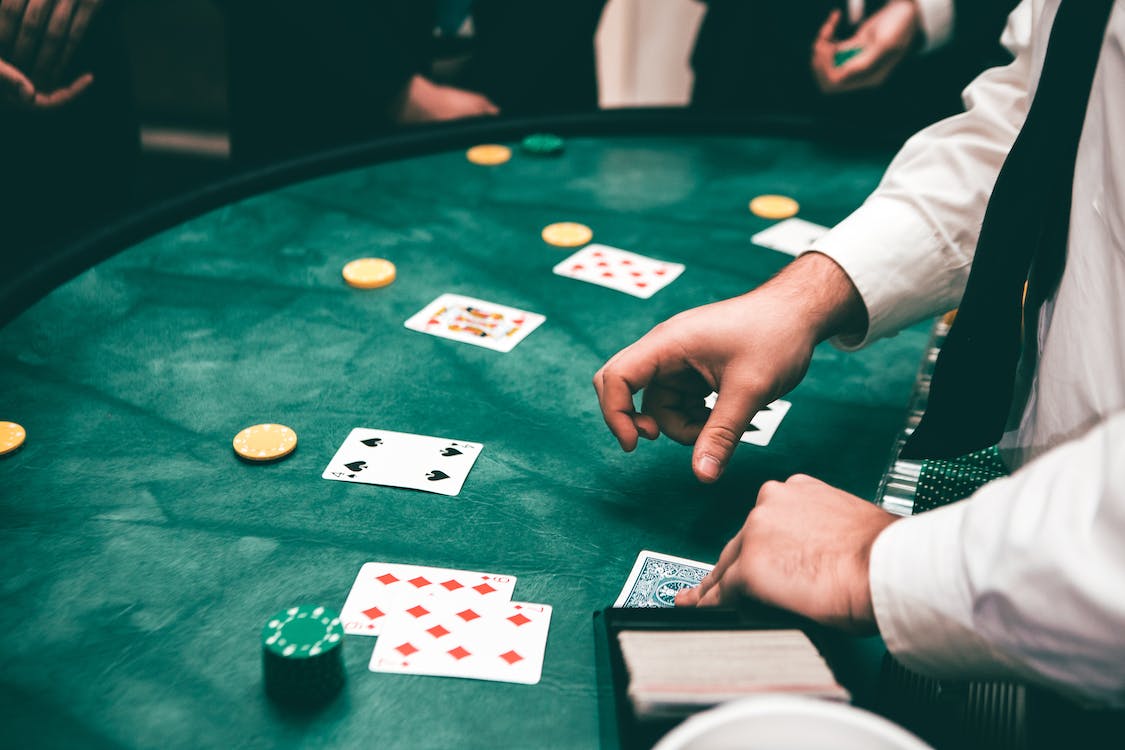 Poker Skills That Foster A Positive Outlook In Life