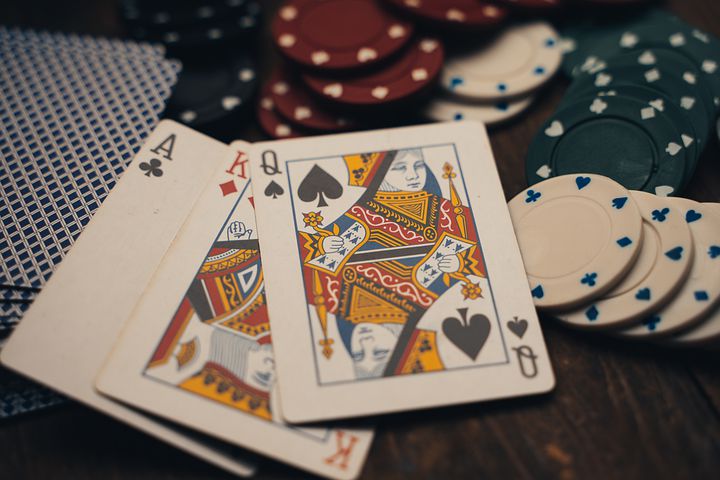 5 Basic Principles You Have To Follow When Playing Poker Online