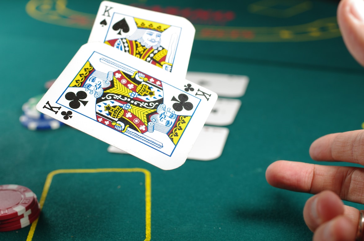 Exploring Live Casino Games: From Blackjack to Baccarat