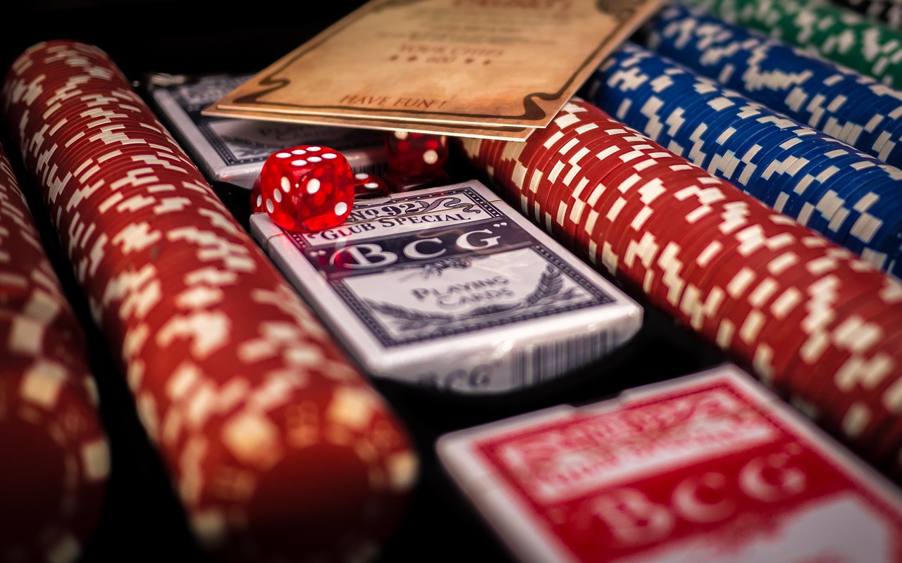Marginal Poker Hands: Implementing Tactics to Your Advantage
