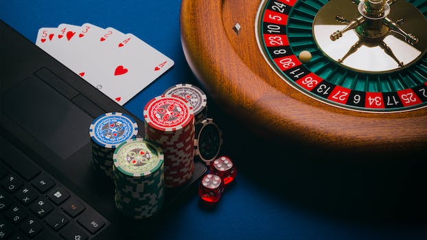 Play Poker Online for Real Money: Bet, Win, and Conquer the Tables